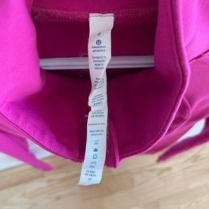 Lululemon hot pink full zip jacket. Very good condition. Slim fit, Hip length.